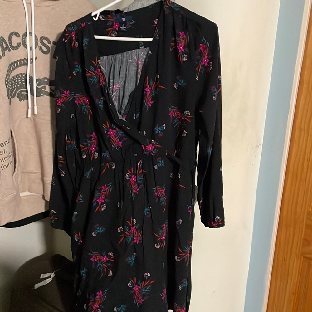 Cute wrap around gap dress size L